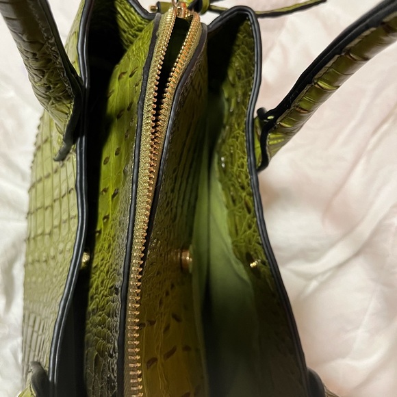 Faux Alligator Handbag - Picture 2 of 5